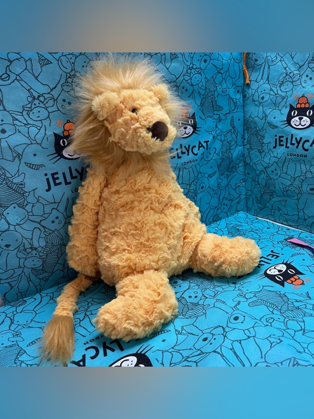 Retired Jellycat Lion Leonardo Charm Medium 15” gorgeous hair and fur Rare find